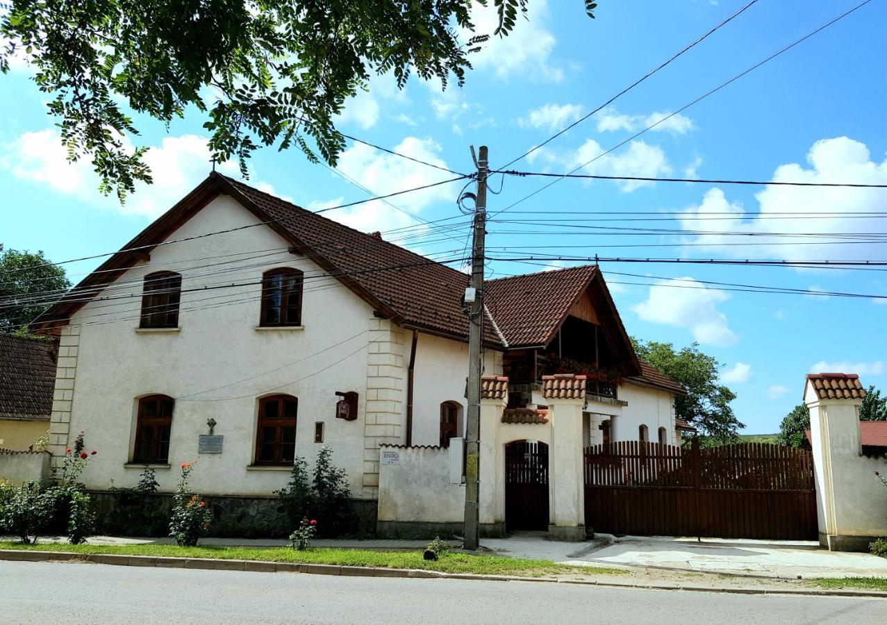 Eniko Vendeghaz Acomodação com café da manhã Cernat Exterior foto